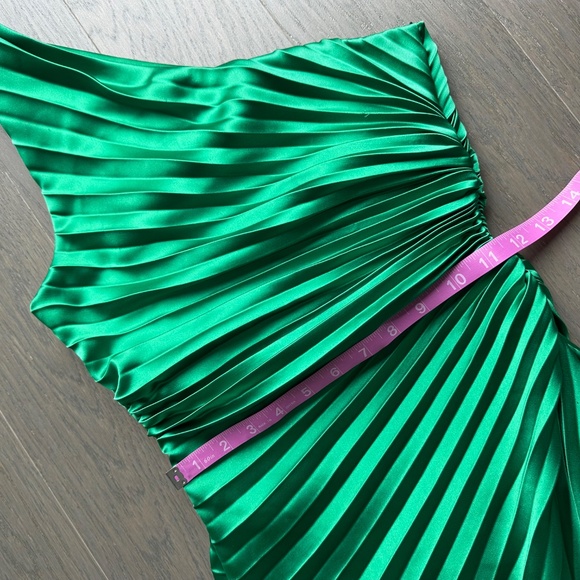 Delfi Collective LEAH Pleated One Shoulder Green Hunter Midi Dress - XS X SMALL - Picture 11 of 14